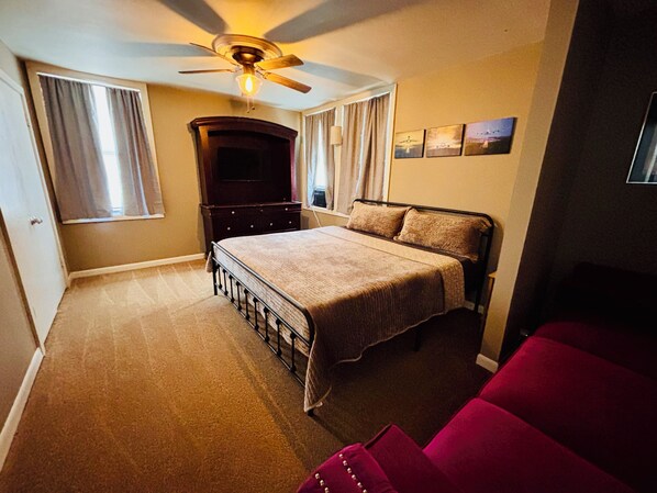 Iron/ironing board, WiFi, bed sheets