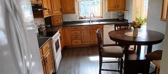central and quiet Moncton 3 bedrooms family friendly home