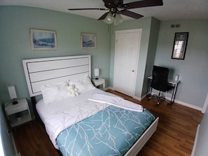 Iron/ironing board, WiFi, bed sheets