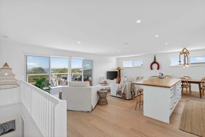 TV, offices - 6 England Avenue, Port Elliot (Port Elliot)