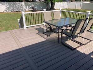 Outdoor dining - Driveway Parking, Large Deck, Casino, Restaurants Close-by, Wawa on Street, etc. (Cornwells Heights)
