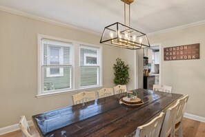Dining - Big Group Getaway Near OSU with 6BR, 8 Beds, 5-Car Parking (Columbus)