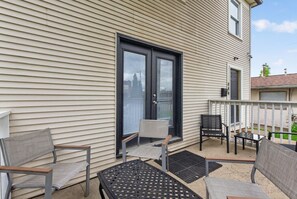 Terrace/patio - Big Group Getaway Near OSU with 6BR, 8 Beds, 5-Car Parking (Columbus)