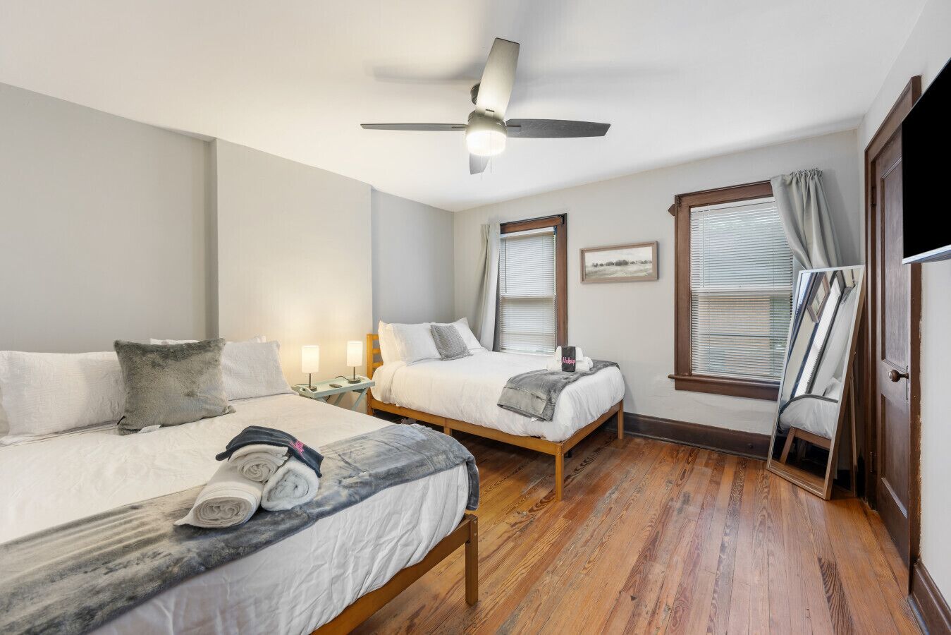 Iron/ironing board, WiFi, bed sheets