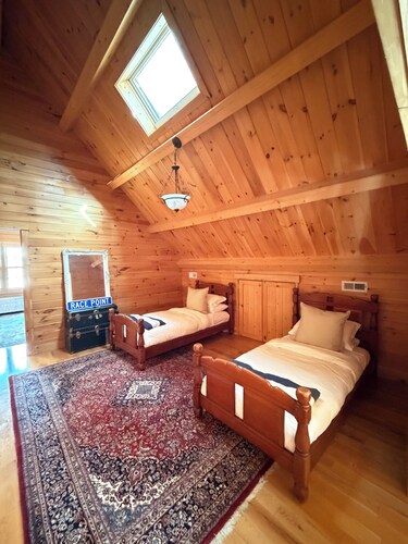the HIP Country Home, Catskills Cabin on 60 Acres