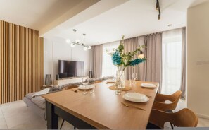2 bedrooms - Luxury Penthouse Jacuzzi BBQ Terrace Pool Table (Xaghra)