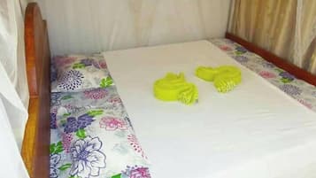 Habitación Deluxe doble | Decoración individual, mobiliario individual, wifi gratis y ropa de cama