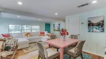 House, Multiple Beds, Kitchen, Garden View (Coastal Cabana) | Dining