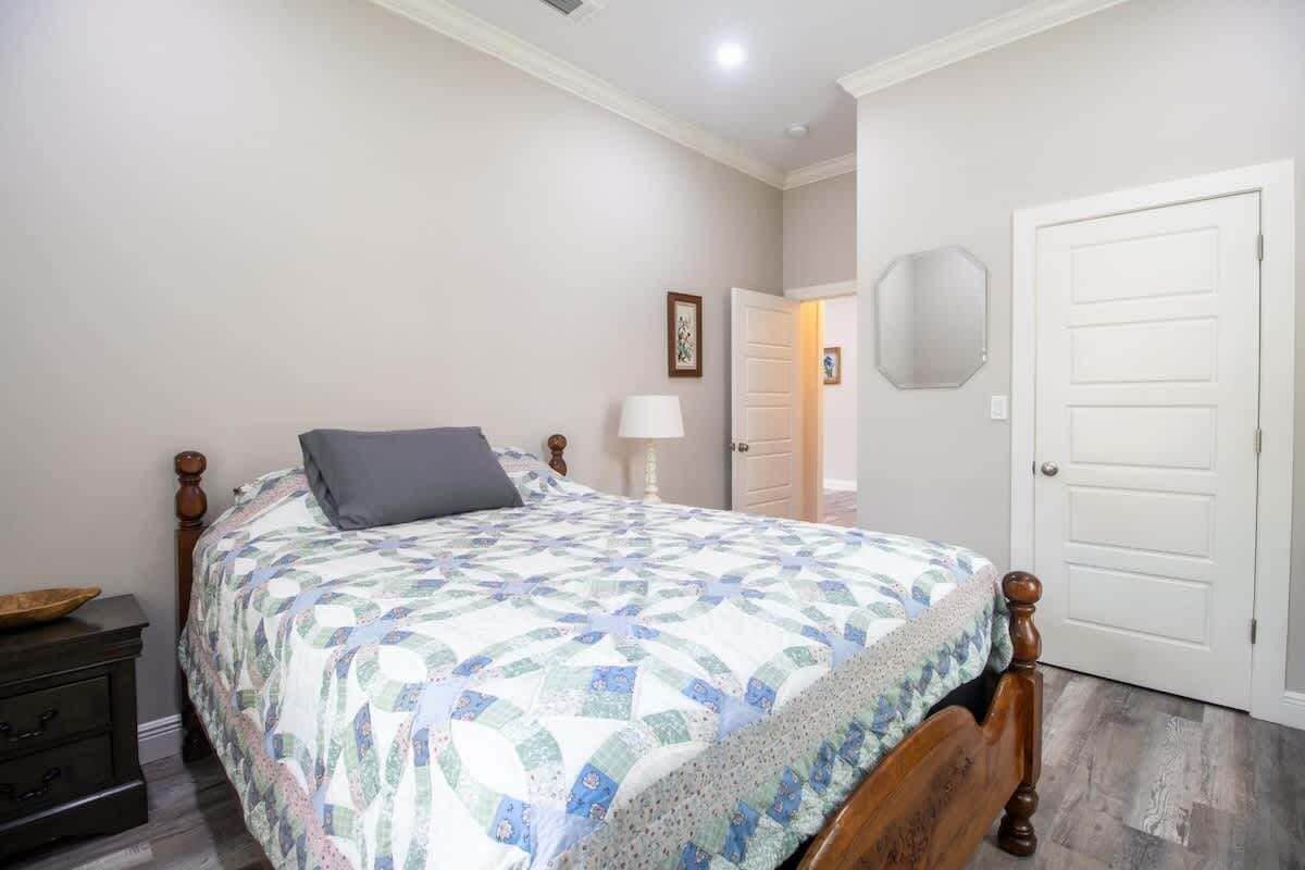Rumah, Beberapa Tempat Tidur, perapian, pemandangan kebun (Southern Sea Haven) | 3 kamar tidur