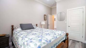 Rumah, Beberapa Tempat Tidur, perapian, pemandangan kebun (Southern Sea Haven) | 3 kamar tidur