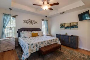 House, Multiple Beds, Kitchen, Garden View (The Gulf Breeze) | 3 bedrooms - The Gulf Breeze Getaway (Gulfport)