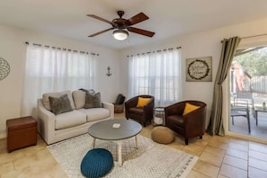 House, Multiple Beds, Kitchen, Garden View (The Gulf Breeze) | Living area - The Gulf Breeze Getaway (Gulfport)