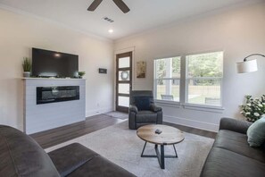 Living area - Retreat at Gaston Point (Gulfport)