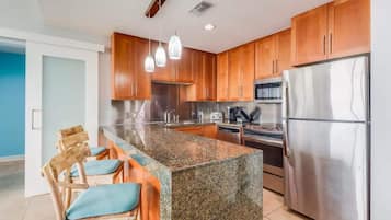 Kondominium, Beberapa Tempat Tidur, patio, pemandangan samudra (Ocean Club 0307) | Dapur pribadi
