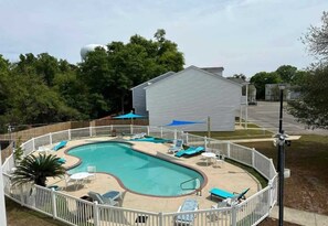 Pool - The Century Oaks Escape (Gulfport)