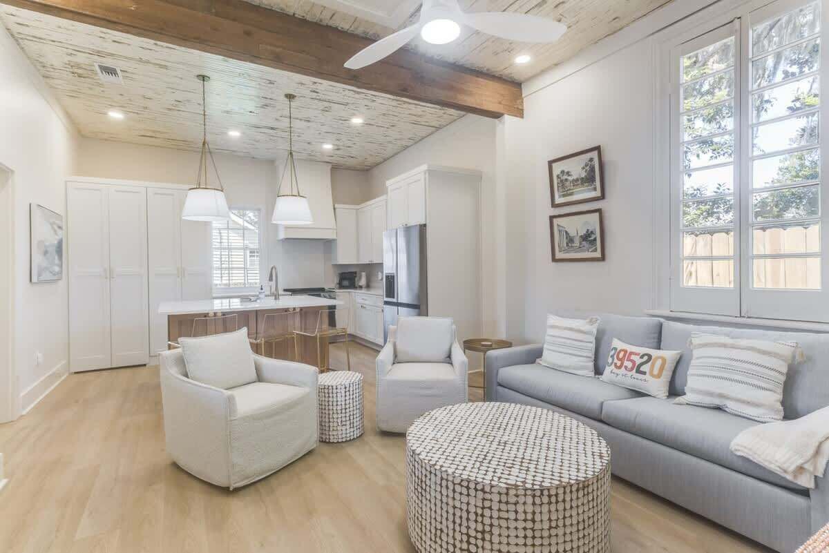 House, Multiple Beds, Patio, Garden View (Chelle's in Bay) | Living area