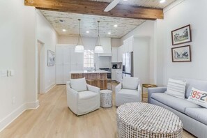 Living area - Chelle's in Bay St. Louis (Bay St Louis)