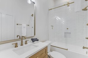 Bathroom - Chelle's in Bay St. Louis (Bay St Louis)