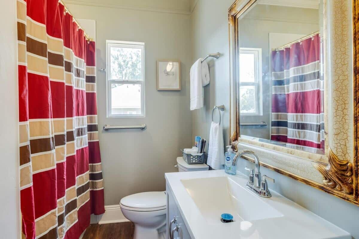 House, Multiple Beds, Kitchen, Garden View (Miazza Cottage) | Bathroom