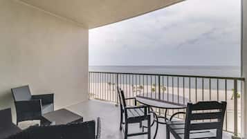 Condo, Multiple Beds, Pool Access, Ocean View (Sea Breeze 0607) | Outdoor dining