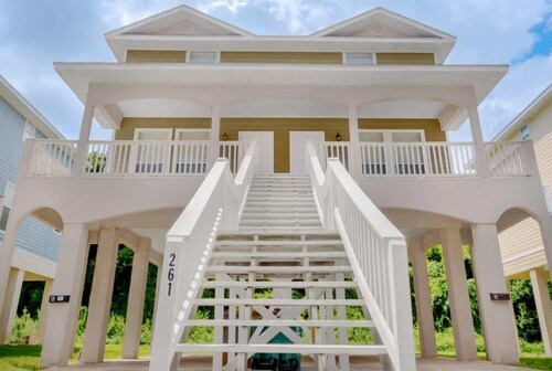 Cozy 2 Bed Duplex Just Blocks From Downtown Biloxi!