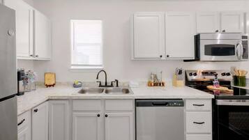 House, 2 Queen Beds, Kitchen, Garden View (Benachi A) | Private kitchen