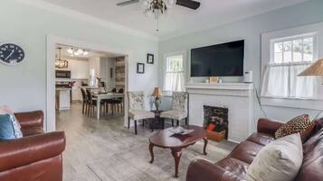 House, Multiple Beds, Kitchen, Garden View (The Lucky Sands) | Living area