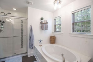 House, Multiple Beds, Kitchen, Garden View (Cottage on Broadmoor) | Bathroom - Cottage on Broadmoor (Gulfport)