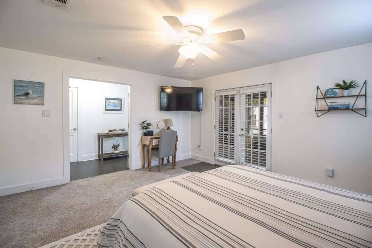 Rumah, Beberapa Tempat Tidur, dapur, pemandangan kebun (Cottage on Broadmoor) | 3 kamar tidur