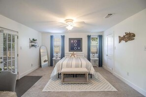 Nhà, nhiều giường, bếp, quang cảnh vườn (Cottage on Broadmoor) | 3 phòng ngủ 