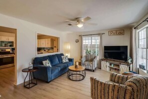 House, Multiple Beds, Patio, Garden View (Sea La Vie) | Living area - Sea La Vie in Long Beach (Long Beach)