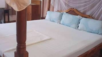 Standard Double Room | Free WiFi, bed sheets