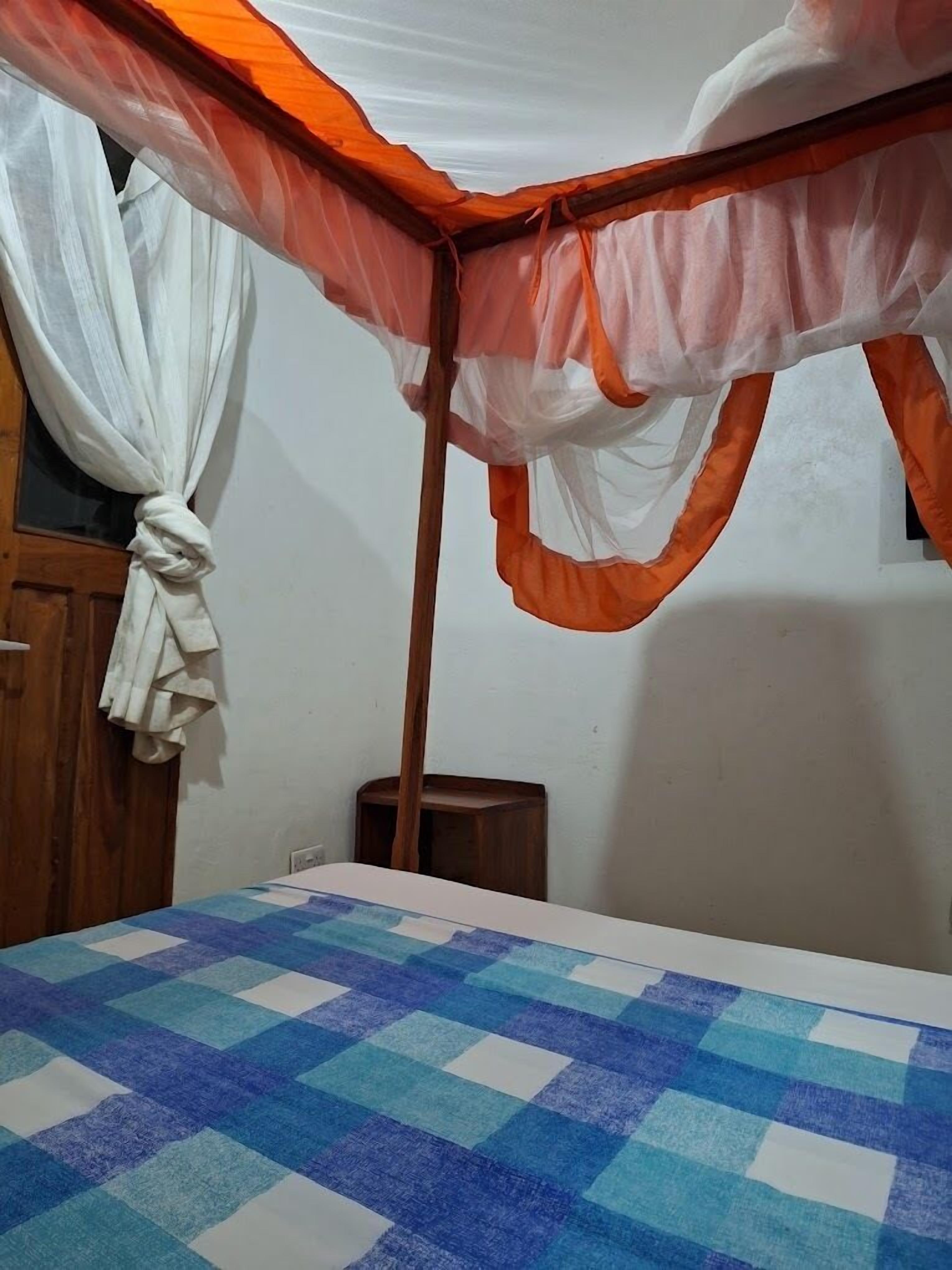 Habitación individual Deluxe | Wifi gratis y ropa de cama