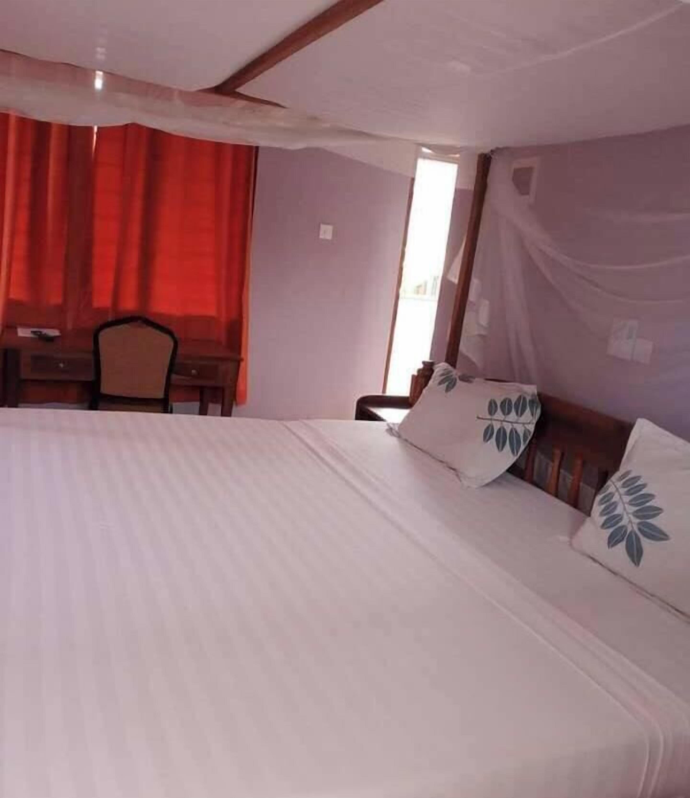 Standard Double Room | Free WiFi, bed sheets