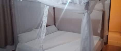 Chambre Deluxe double | AccĂšs au Wi-Fi (inclus), literie fournie