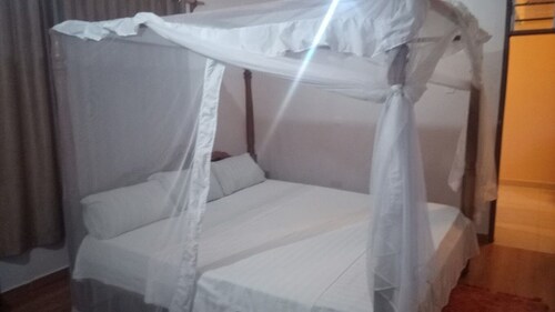 Titanic Hotel Msambweni