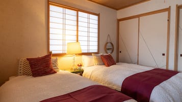 Blackout curtains, free WiFi, bed sheets