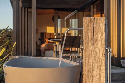 Whitimanuka Retreat - Your ultimate private getaway with incredible views.