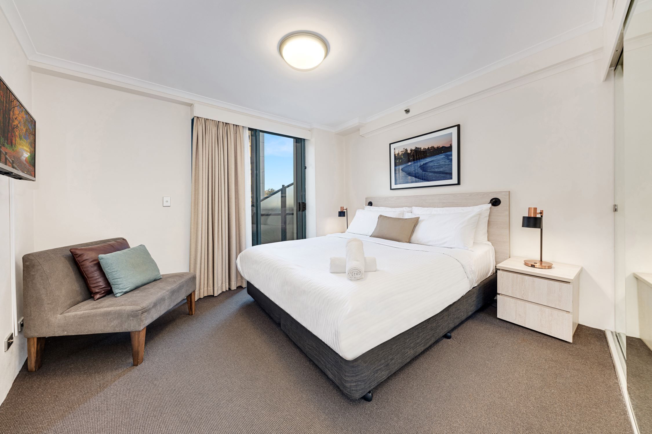 Iron/ironing board, WiFi, bed sheets