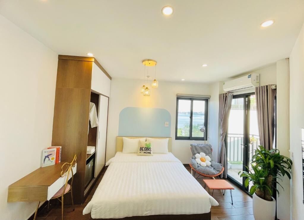 Desk, blackout drapes, iron/ironing board, free WiFi