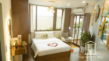 Desk, blackout drapes, iron/ironing board, free WiFi