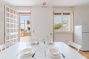 Dining - Buena Vista - Sea Oasis Residence (Salve)
