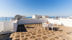 Outdoor dining - Buena Vista - Sea Oasis Residence (Salve)