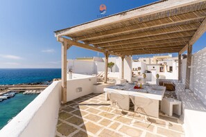 Outdoor dining - Vrbo Property (Gallipoli)