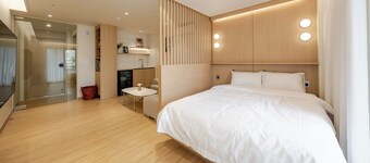 Tongyeong Dongpirang Stay.h