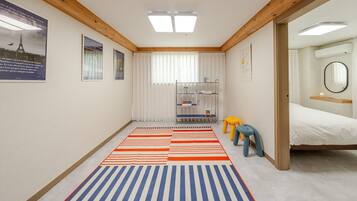 Basic Room, 2 Bedrooms (301) | 1 bedroom, free WiFi