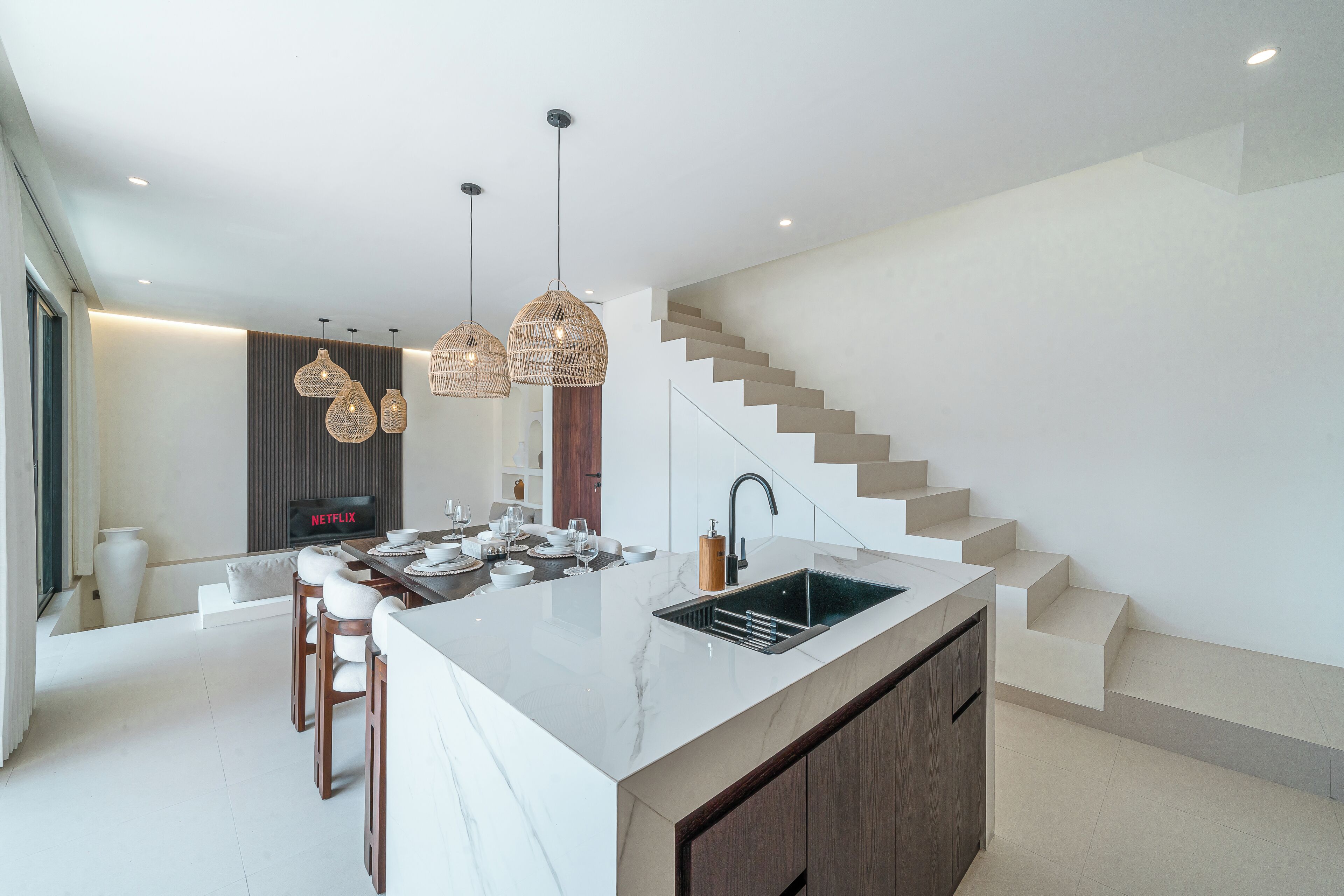 Refrigerador con freezer, placa de cocina, tostadora