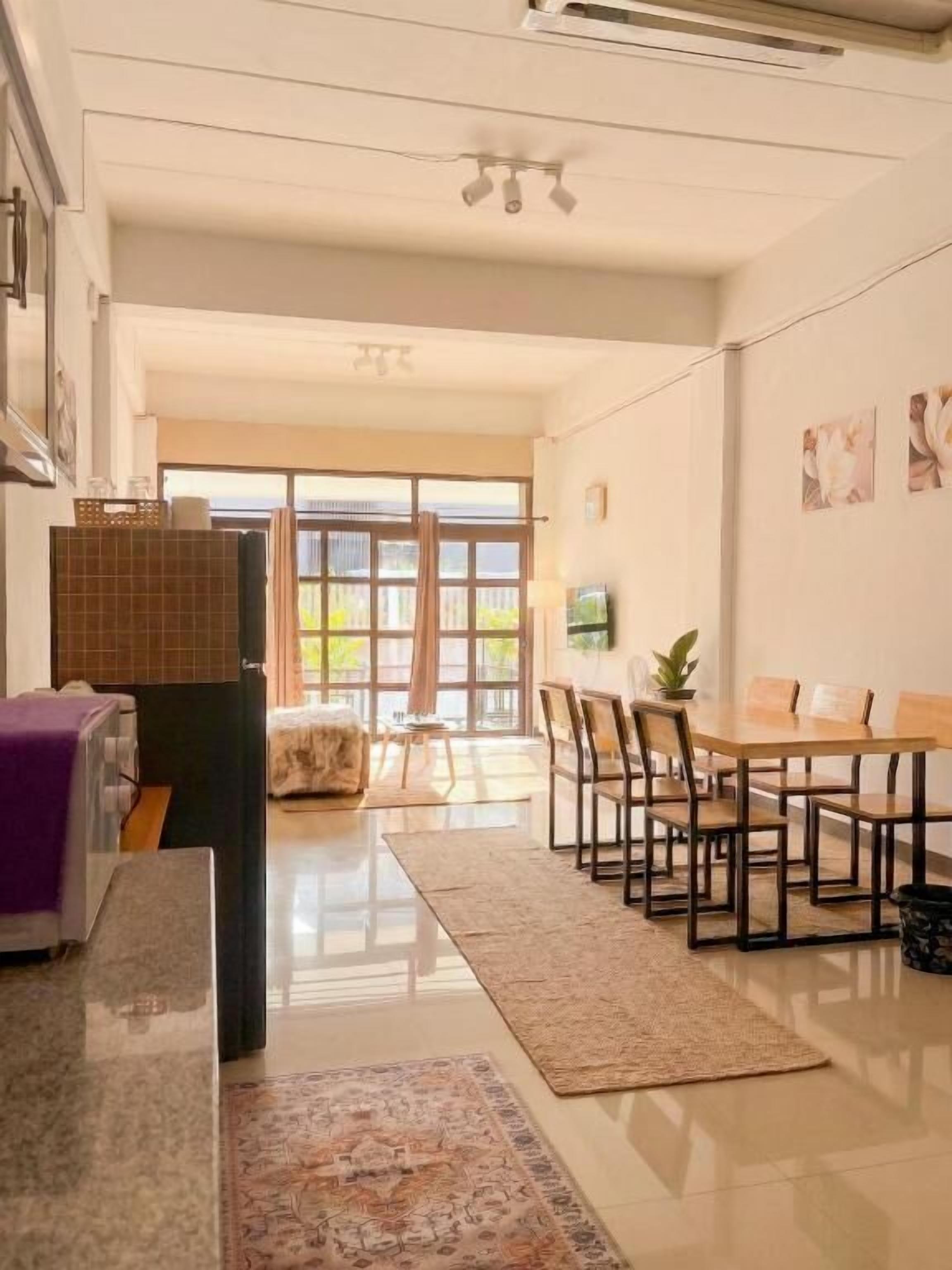 Vila básica, vista para a cidade | Opções para refeição
