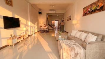 Vila básica, vista para a cidade | Saguão