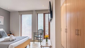 Iron/ironing board, travel cot, WiFi, bed sheets - Designer apartment with pool and private balcony (Santa Marta)